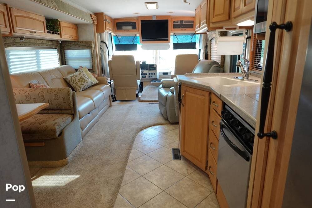 Used 2005 Itasca Suncruiser 35U available in Dripping Springs, Texas