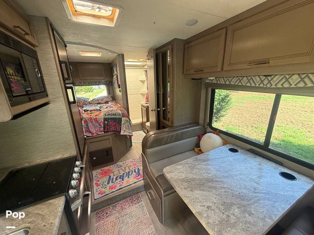 2021 Thor Motor Coach Quantum SE22 - Used Class C For Sale by Pop RVs in Attica, Michigan features Generator, Air Conditioning, Awning