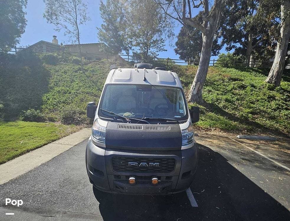 2022 Thor Motor Coach Rize 18M - Used Class B For Sale by Pop RVs in Laguna Woods, California features Slideout