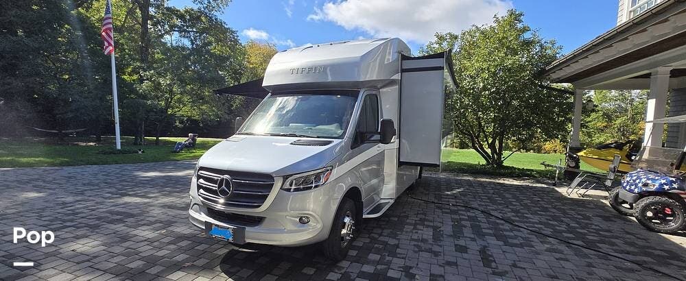 2022 Wayfarer 25RW by Tiffin from Pop RVs in Towaco, New Jersey