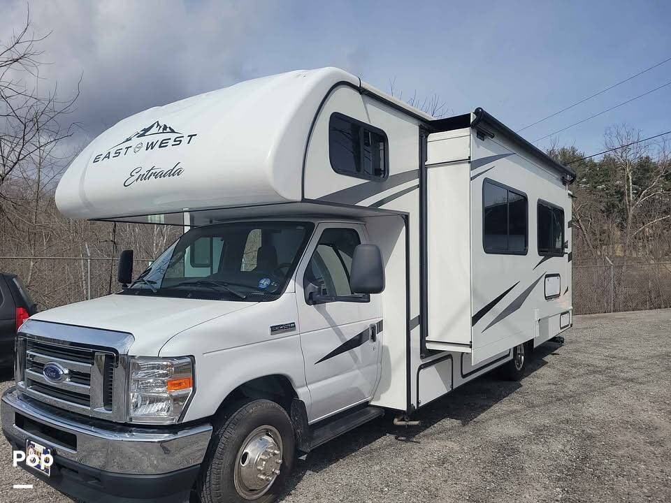 2024 East to West Entrada 2600DS - Used Class C For Sale by Pop RVs in Waynesville, North Carolina features Awning, Slideout, Air Conditioning, Generator