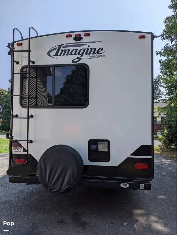 2021 Grand Design Imagine 3250BH - Used Travel Trailer For Sale by Pop RVs in Peyton, Colorado features Slideout, Awning, Air Conditioning