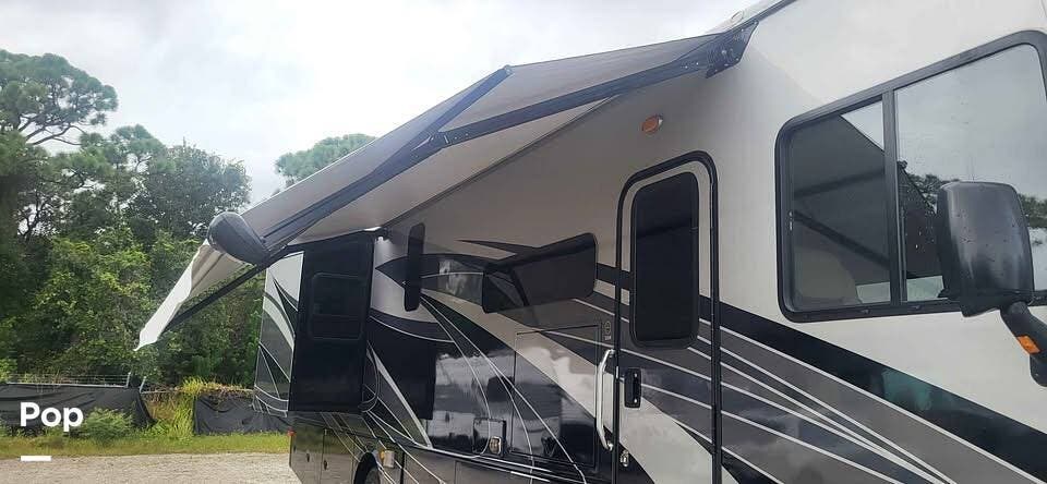 2020 Fleetwood Bounder 35k - Used Class A For Sale by Pop RVs in Palm Bay, Florida features Slideout