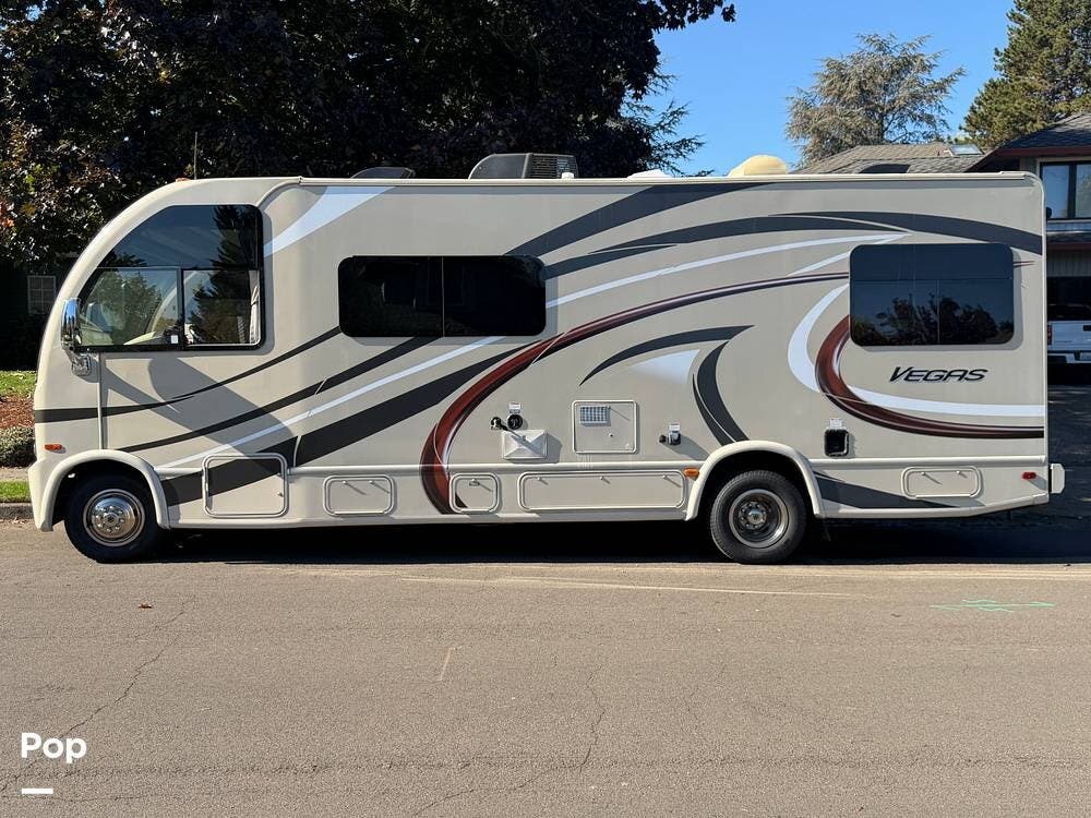 2017 Vegas 25.2 by Thor Motor Coach from Pop RVs in Vancouver, Washington