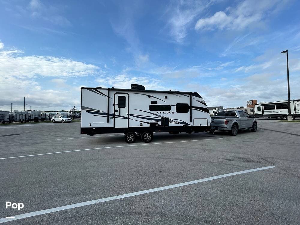 2023 Dutchmen Atlas 2202RB - Used Travel Trailer For Sale by Pop RVs in Loxahatchee, Florida features Slideout