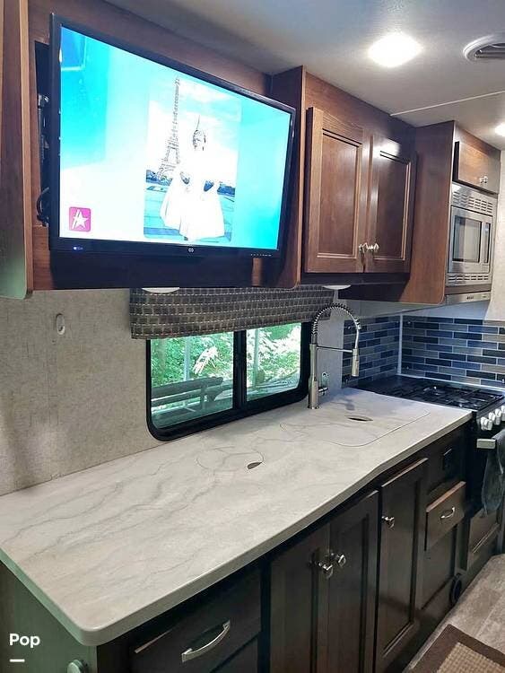 2019 Forest River Sunseeker 3010DS - Used Class C For Sale by Pop RVs in West Union, South Carolina features Slideout