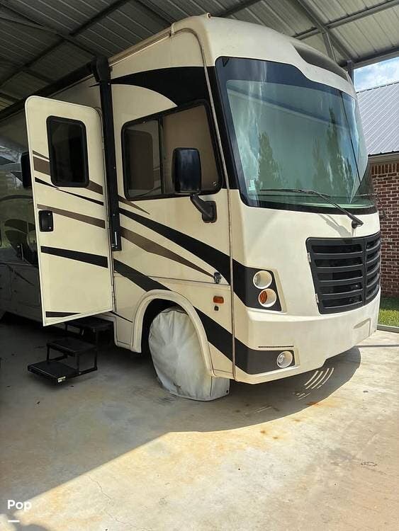 2018 Forest River FR3 30DS - Used Class A For Sale by Pop RVs in Petal, Mississippi features Generator, Slideout, Awning, Air Conditioning, Leveling Jacks