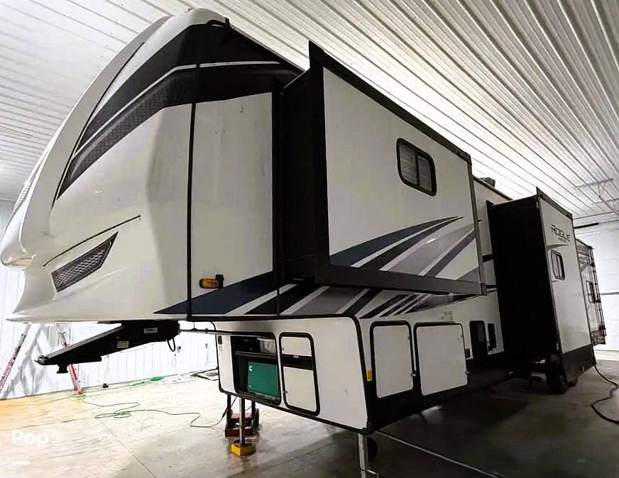 2020 Vengeance Rogue Armored 383V16 by Forest River from Pop RVs in Vine Grove, Kentucky