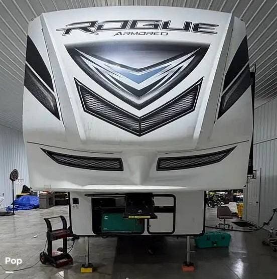 2020 Forest River Vengeance Rogue Armored 383V16 - Used Toy Hauler For Sale by Pop RVs in Vine Grove, Kentucky features Awning, Generator, Air Conditioning, Slideout, Leveling Jacks