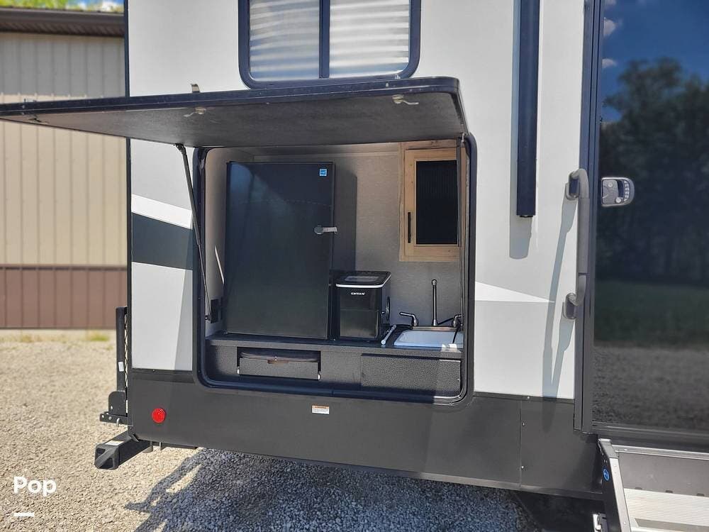 2022 Arctic Wolf 321BH by Cherokee from Pop RVs in Teutopolis, Illinois