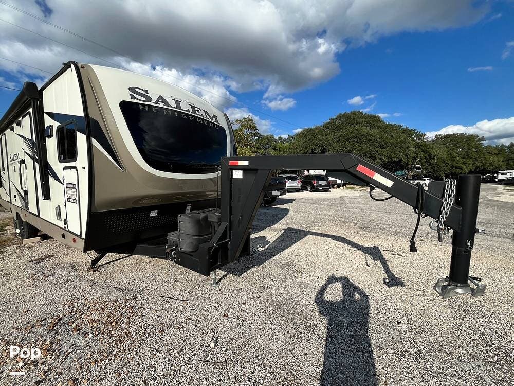 2022 Forest River Salem Hemisphere 270FKS - Used Travel Trailer For Sale by Pop RVs in Boerne, Texas features Awning, Slideout, Leveling Jacks, Air Conditioning
