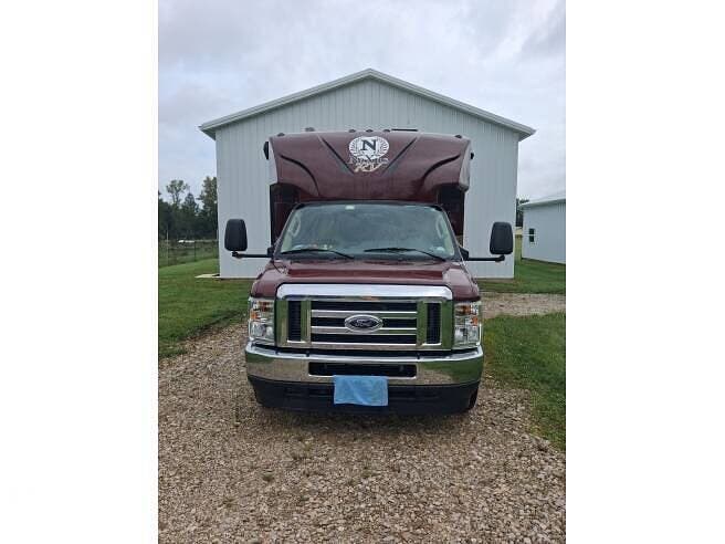 2024 Nexus Viper 27V - Used Class C For Sale by Pop RVs in Sunbury, Ohio features Generator, Air Conditioning, Slideout