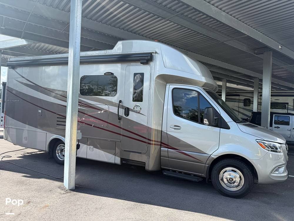 2024 Tiffin Wayfarer 25RW - Used Class C For Sale by Pop RVs in Okahumpka, Florida features Slideout