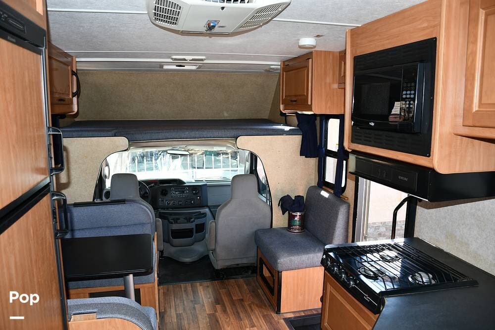 2017 Thor Motor Coach Majestic 23A - Used Class C For Sale by Pop RVs in Kingman, Arizona features Air Conditioning, Generator
