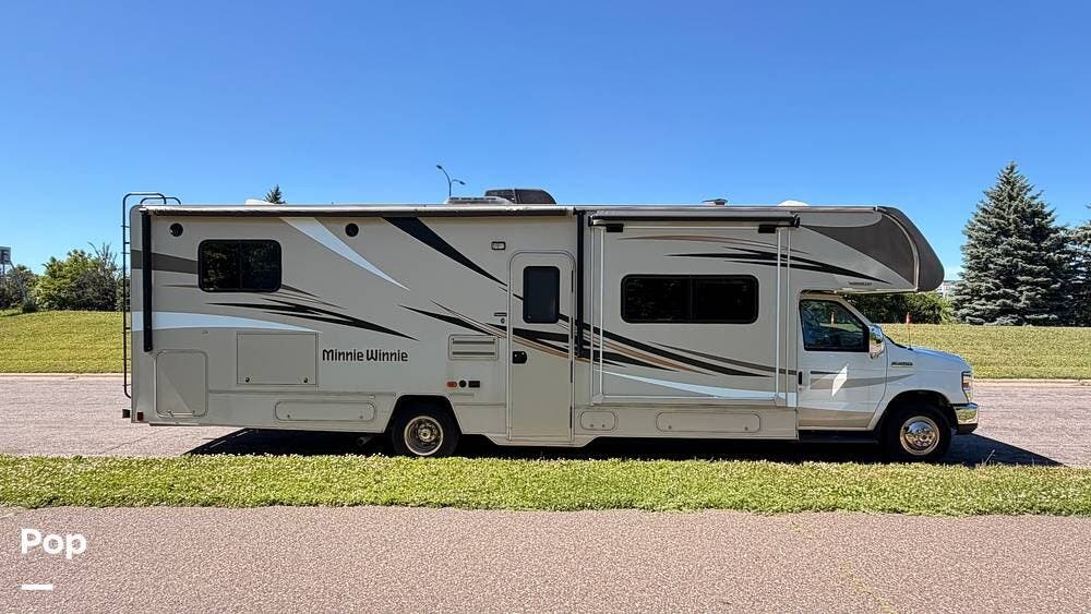 2017 Minnie Winnie 31D by Winnebago from Pop RVs in Saint Paul, Minnesota