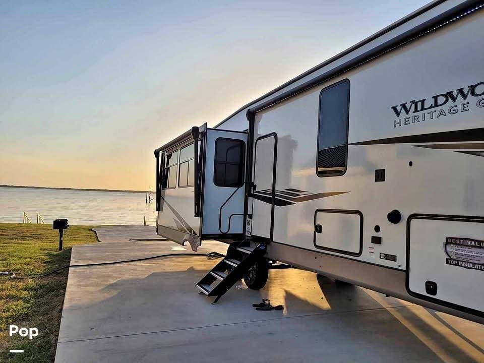 2023 Forest River Heritage Glen 369BL - Used Fifth Wheel For Sale by Pop RVs in Kerens, Texas features Slideout
