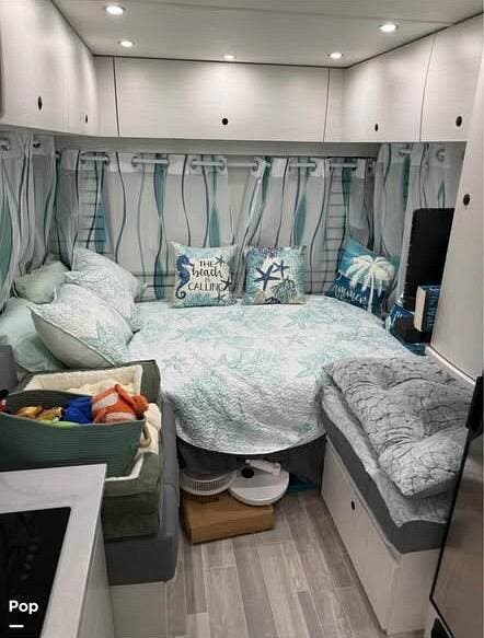 2025 Pleasure-Way Plateau XLTS - Used Class C For Sale by Pop RVs in Naples, Florida