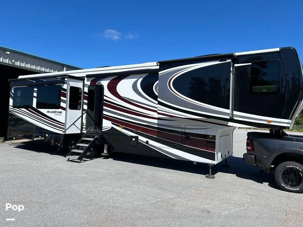 2023 Forest River RiverStone 41RL - Used Fifth Wheel For Sale by Pop RVs in Anderson, South Carolina features Slideout