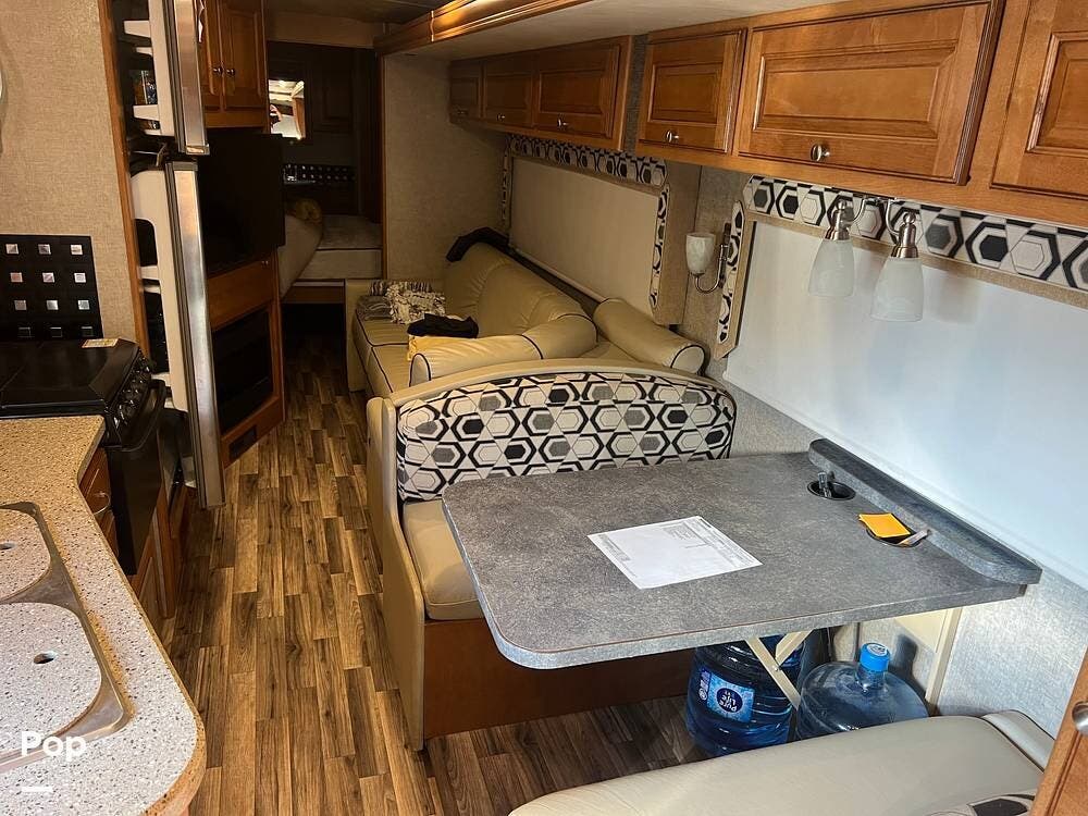 2017 Vista 35F by Winnebago from Pop RVs in Camarillo, California