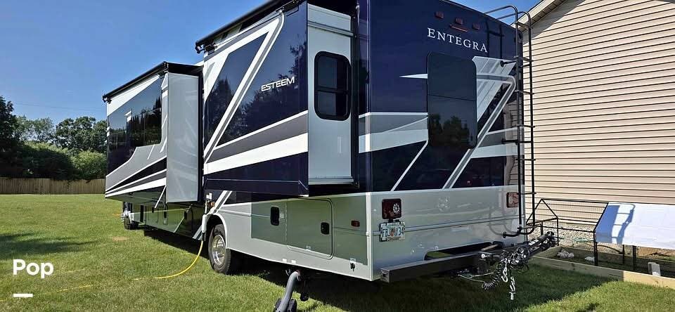 2026 Entegra Coach Esteem 29v - Used Class C For Sale by Pop RVs in Sarasota, Florida features Slideout, Air Conditioning, Generator, Awning