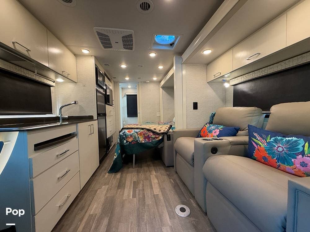 2021 Tiffin Wayfarer 25RW - Used Class C For Sale by Pop RVs in Thousand Oaks, California features Slideout, Leveling Jacks, Awning, Air Conditioning, Generator