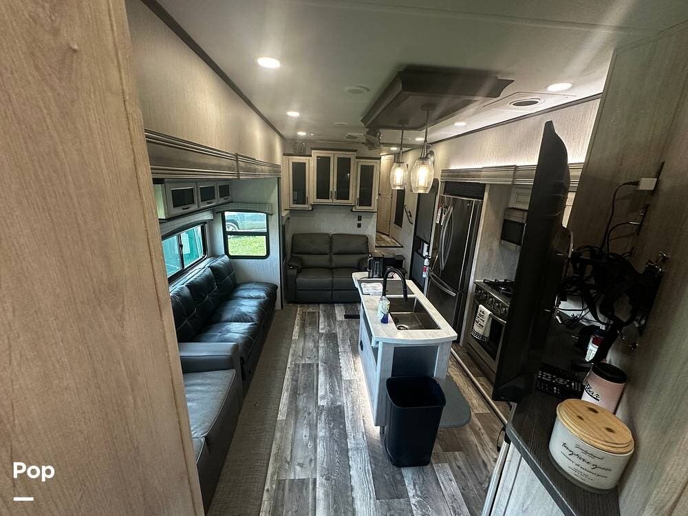 2023 Forest River Sandpiper 388BHRD - Used Fifth Wheel For Sale by Pop RVs in Nicholasville, Kentucky features Slideout, Leveling Jacks, Awning, Air Conditioning