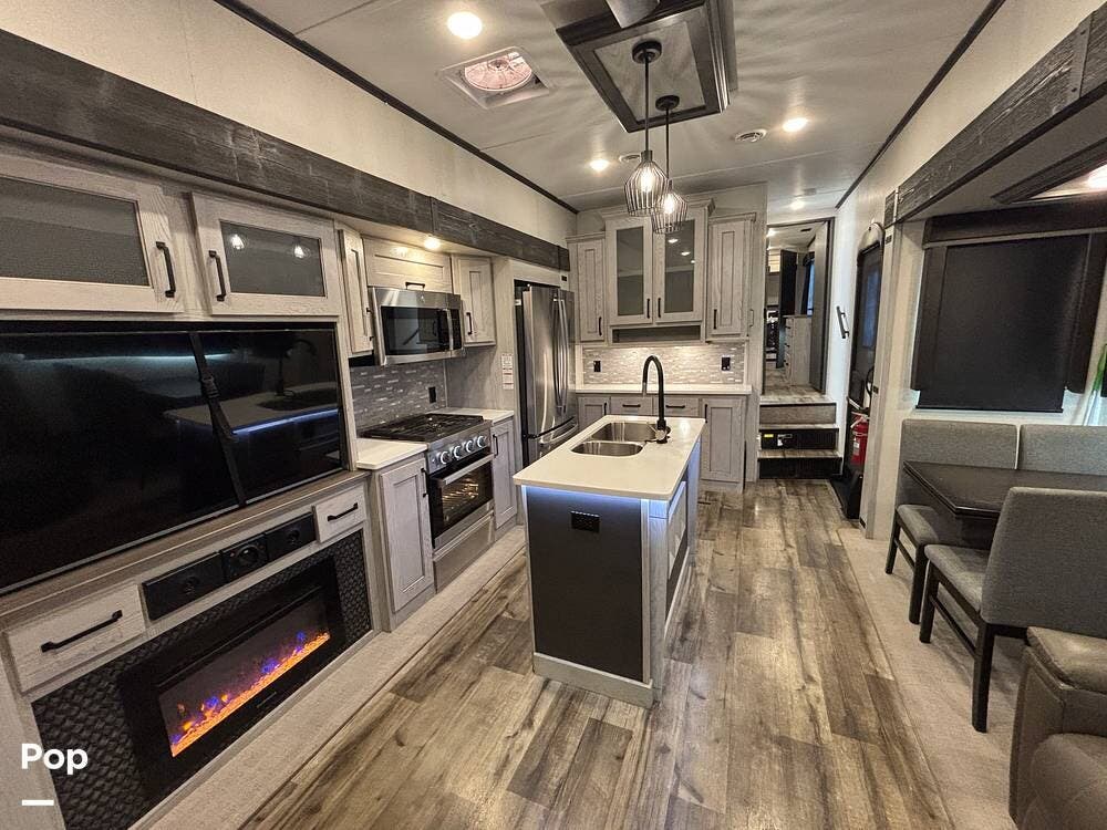 2023 Montana High Country 381TB by Keystone from Pop RVs in Apopka, Florida