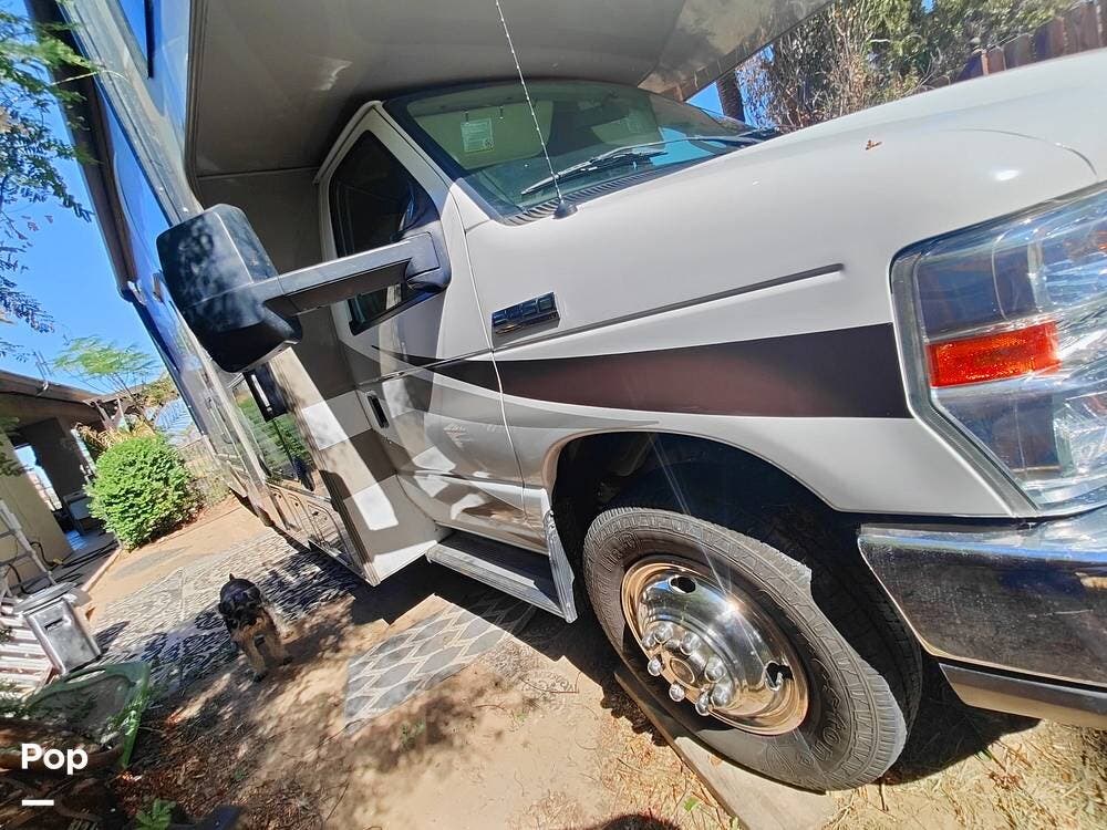 2015 Four Winds 31W by Thor Motor Coach from Pop RVs in Brawley, California