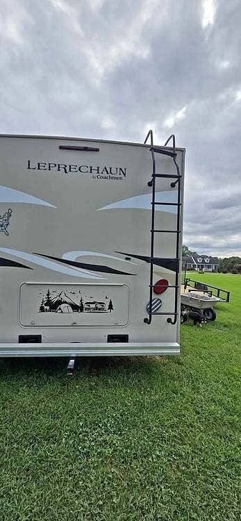 2019 Coachmen Leprechaun 317SA - Used Class C For Sale by Pop RVs in Lincolnton, North Carolina features Slideout