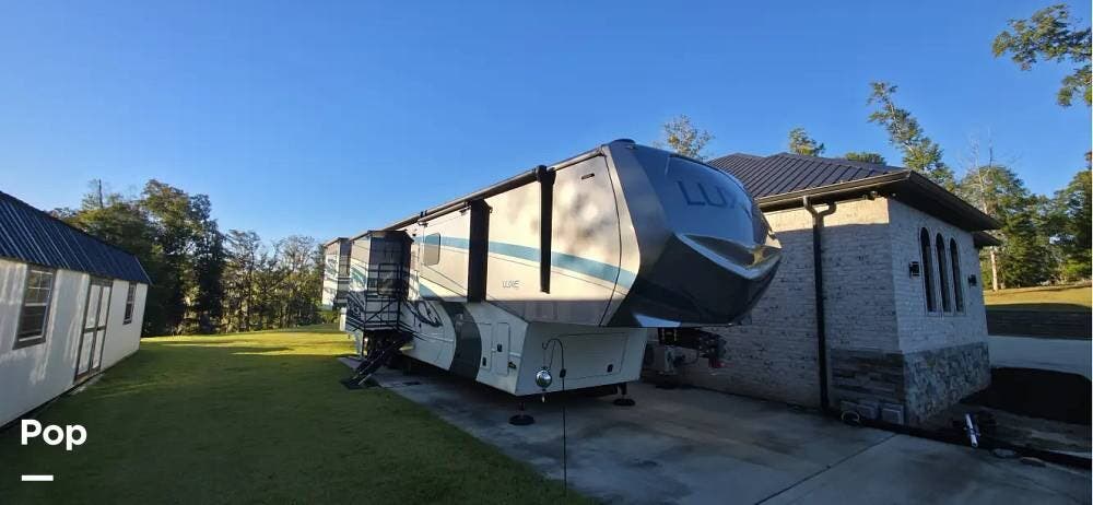 2025 Luxe by The RV Factory 46RKB - Used Fifth Wheel For Sale by Pop RVs in Marianna, Florida features Slideout