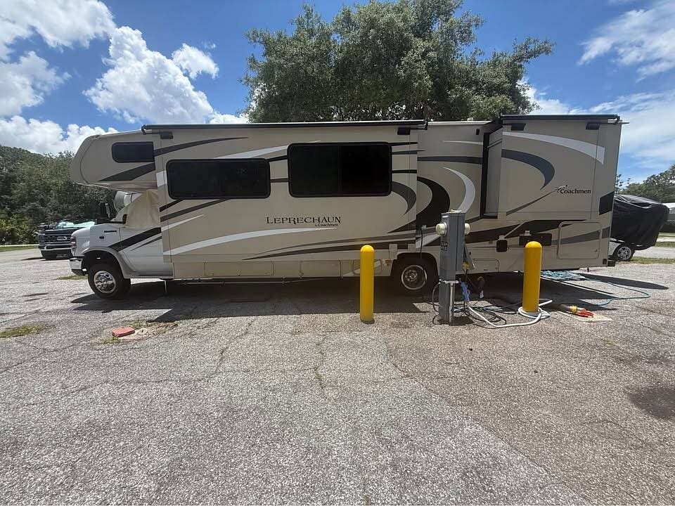 2020 Coachmen Leprechaun 319MB - Used Class C For Sale by Pop RVs in Wildwood, Florida features Slideout