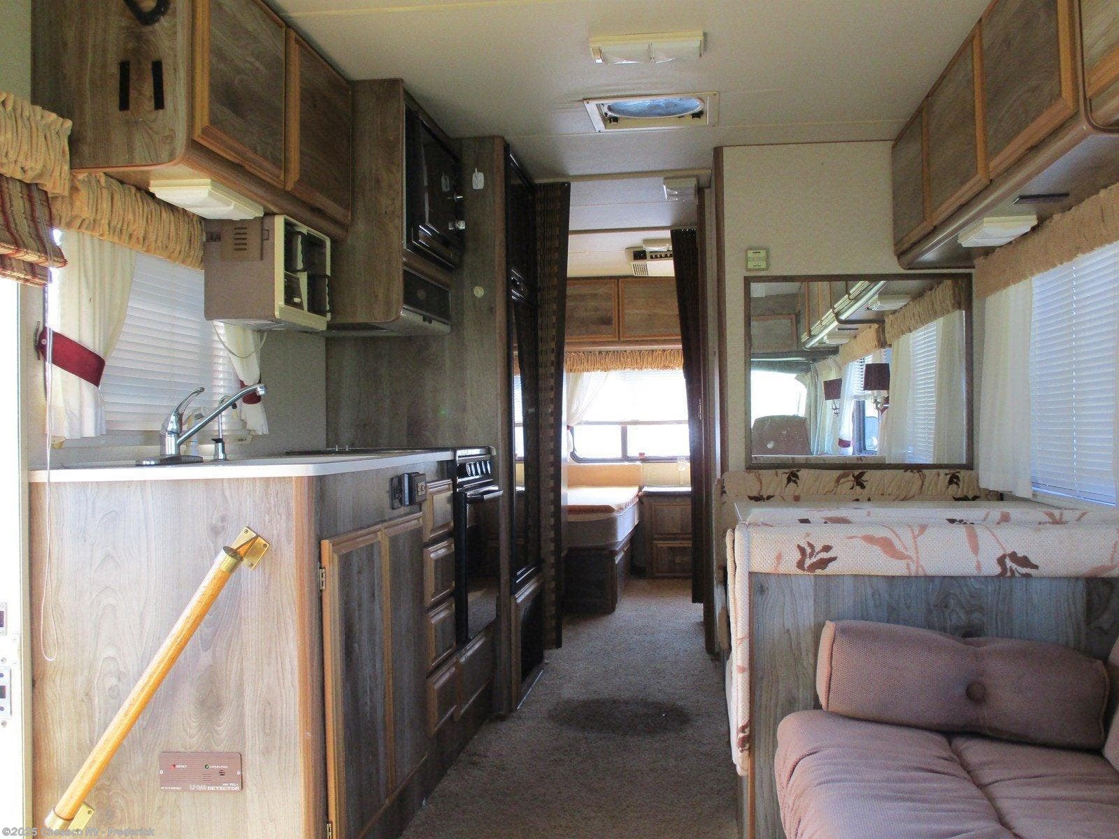 1986 Fleetwood Bounder 34SB RV for Sale in Frederick, MD 21701 05549