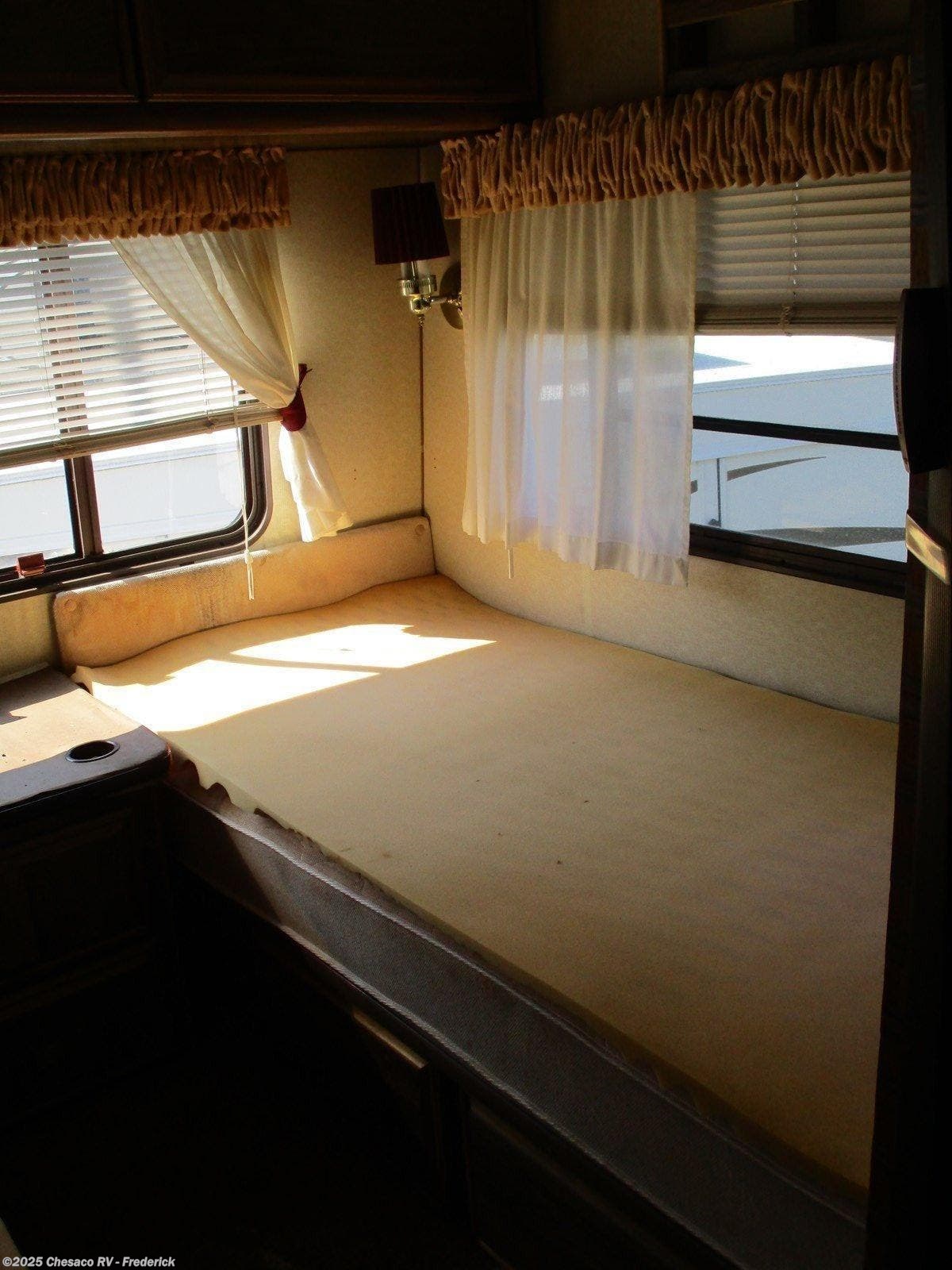 1986 Fleetwood Bounder 34SB RV for Sale in Frederick, MD 21701 05549