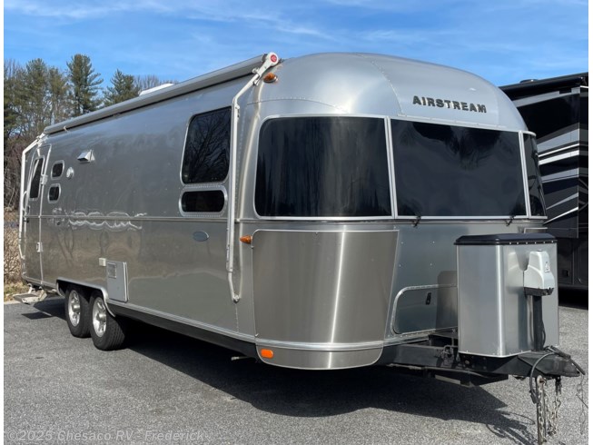 Used 2017 Airstream Flying Cloud 27FB available in Frederick, Maryland