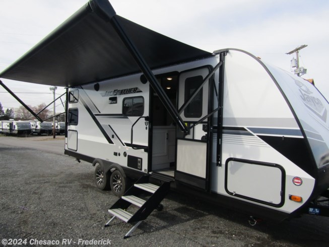2024 Jayco Jay Feather 21MBH - New Travel Trailer For Sale by Chesaco RV in Frederick, Maryland