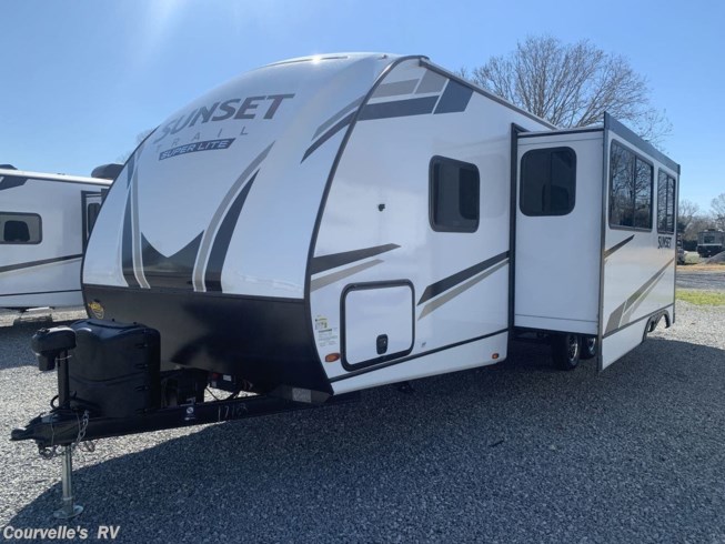 2022 Sunset Trail Super Lite SS272BH by CrossRoads from Courvelle