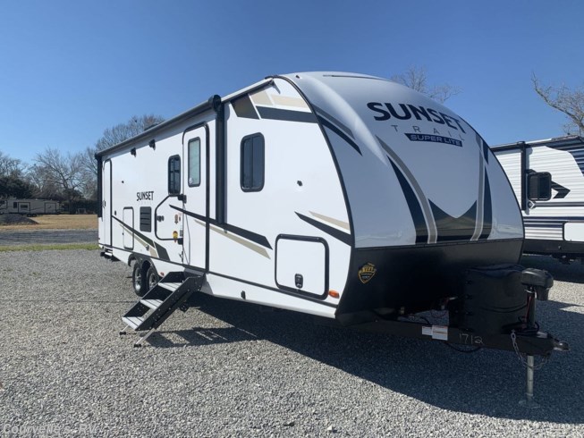 2022 CrossRoads Sunset Trail Super Lite SS272BH - New Travel Trailer For Sale by Courvelle