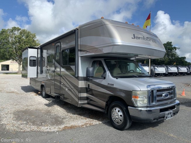 2008 Fleetwood Jamboree 31M - Used Class C For Sale by Courvelle&#39;s RV in Opelousas, Louisiana features Smoke Detector, Booth Dinette, 30 Amp Service, AM/FM/CD, Propane