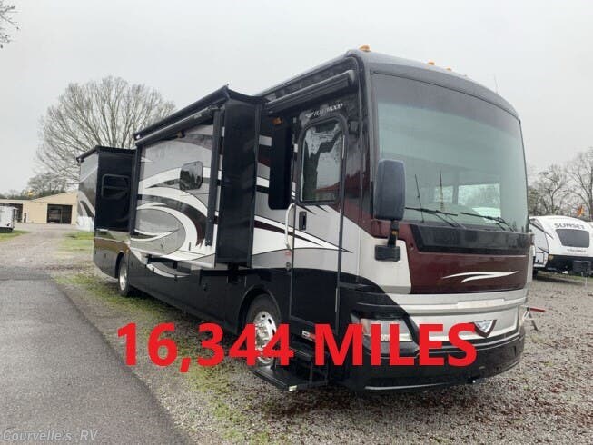 2016 Fleetwood Pace Arrow LXE 38K