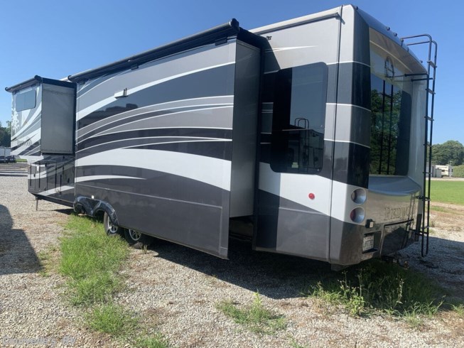 2015 Redwood 39MB by CrossRoads from Courvelle
