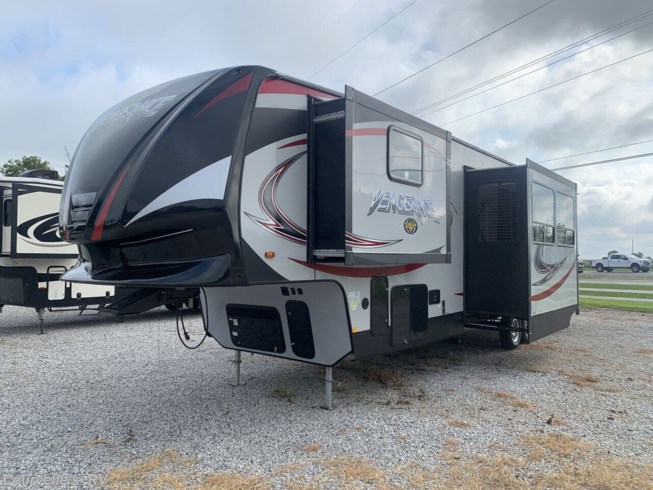 2015 Forest River Vengeance Super Sport 320A - Used Toy Hauler For Sale by Courvelle