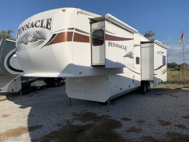 2011 Jayco Pinnacle 34RLTS - Used Fifth Wheel For Sale by Courvelle