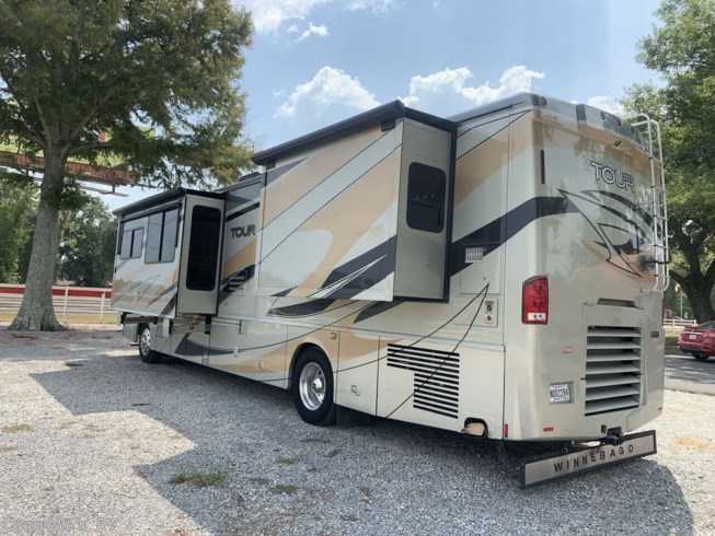 2009 Tour 40KD by Winnebago from Courvelle