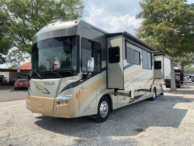 2009 Winnebago Tour 40KD - Used Diesel Pusher For Sale by Courvelle