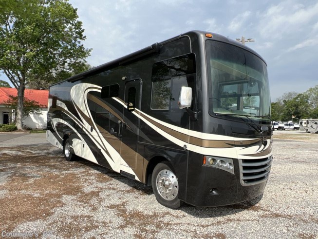 2016 Thor Motor Coach Miramar 33.5 - Used Class A For Sale by Courvelle