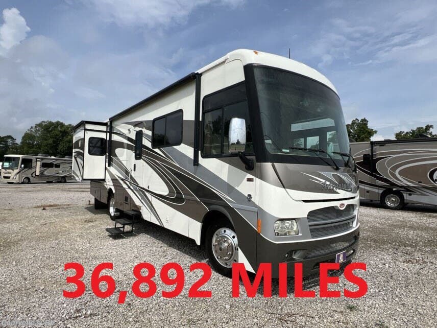 2013 Winnebago Adventurer 32H