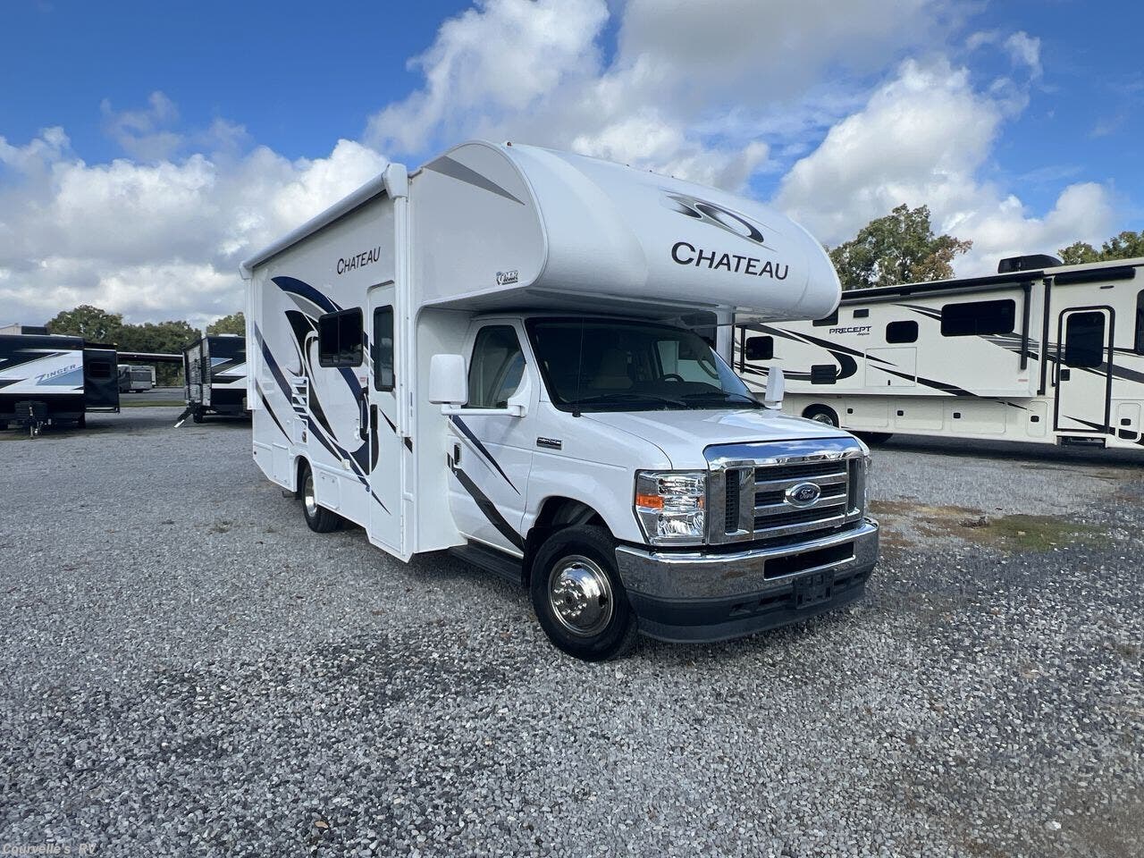 2021 Thor Motor Coach Chateau 24F - Used Class C For Sale by Courvelle's RV in Opelousas, Louisiana features Microwave, Stove Top Burner, CO Detector, Detachable Power Cord, Insulated