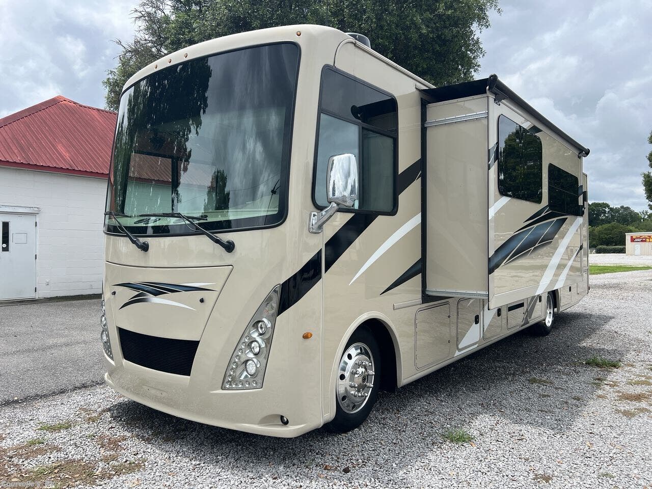 2021 Thor Motor Coach Windsport 35M - Used Class A For Sale by Courvelle's RV in Opelousas, Louisiana features Tankless Demand Gas Water Heater, 6-Way Power Driver's Seat, Self Contained, Furnace, Roof Vents