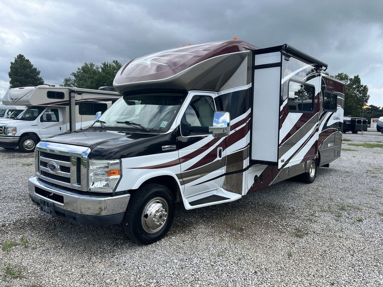 2013 Itasca Cambria 27K - Used Class C For Sale by Courvelle's RV in Opelousas, Louisiana features Shower, CO Detector, Leather Furniture, Black Tank Flush, Smoke Detector