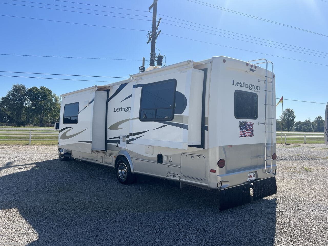 2012 Lexington 283TS by Forest River from Courvelle's RV in Opelousas, Louisiana